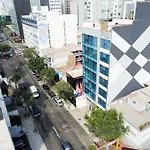 Apart Hotel Petit Palace Suites